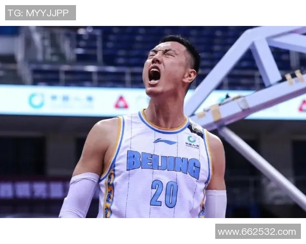 翟晓川：从篮球场上的拼搏者到生活中的多面手，展现无限可能的精彩人生