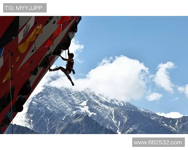 重庆攀岩队在极限运动世界杯中以67分稳居积分榜首位