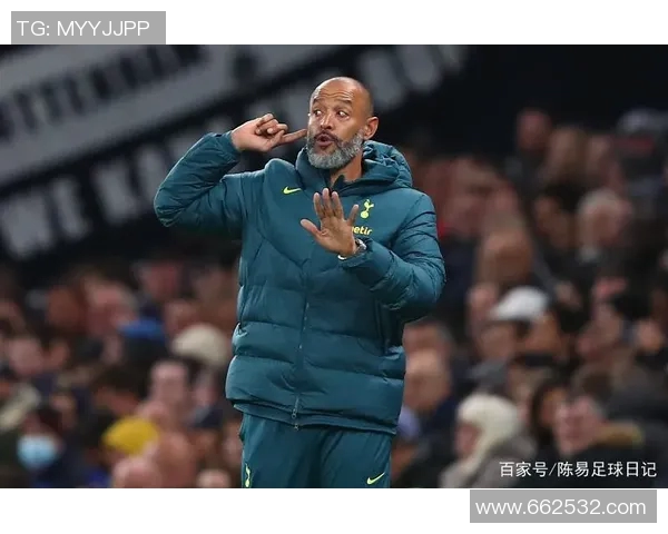 曼联与赫尔城激战正酣比分揭晓引发球迷热议 曼联与赫尔城激战正酣比分揭晓引发球迷热议